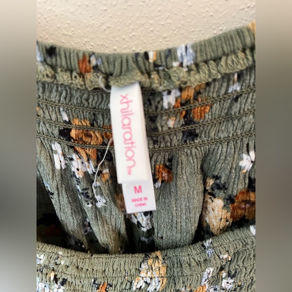 Juniors off the shoulder top size M - Picture 2 of 3